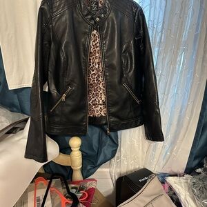 Elegant Black Leather Jacket for Women
